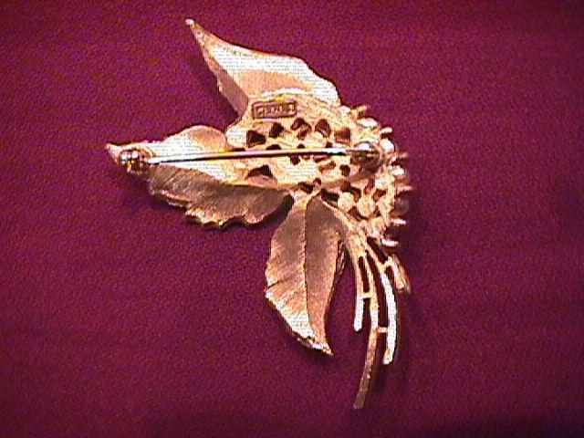 Vintage Trifari Brooch with Pearls