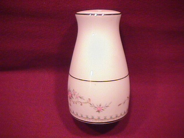 Noritake Fine China (Fairmont) #6102-Salt Shaker