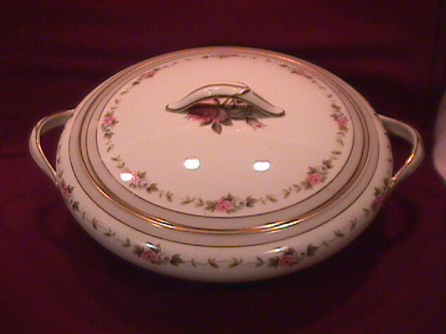 Noritake Fine China (Reverie) #5431 Covered Vegetable