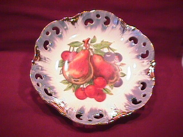 Porcelain, Pierced, Reticulated, (Fruit Decorated) Gold Accented Bonn Bon