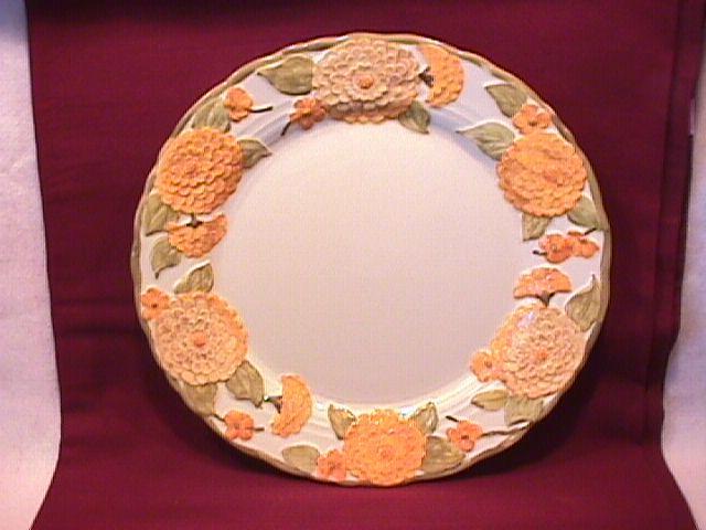 Metlox Poppytrail (Sculptured Zinnia) Dinner Plate