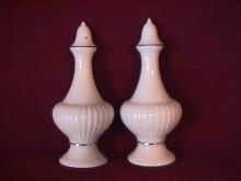 Lenox Fine China (Essex) Salt & Pepper Set