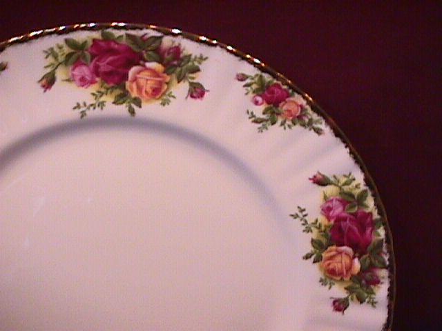 Royal Albert (Old Country Roses) 2-Tiered Tid-Bit Server