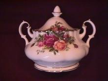 Royal Albert (Old Country Roses) Covered Sugar