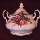 Royal Albert (Old Country Roses) Covered Sugar