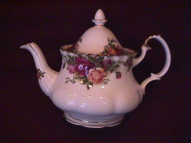 Royal Albert (Old Country Roses) Demitasse Tea Pot