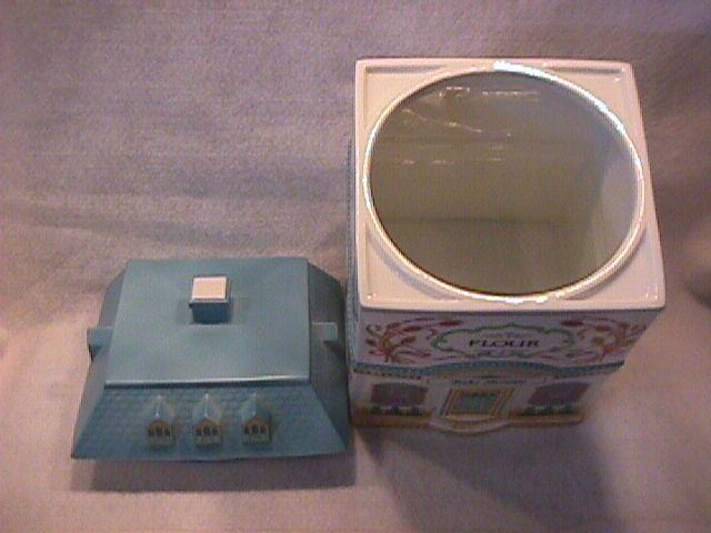 Lenox Fine Porcelain (The Lenox Village) Flour Canister