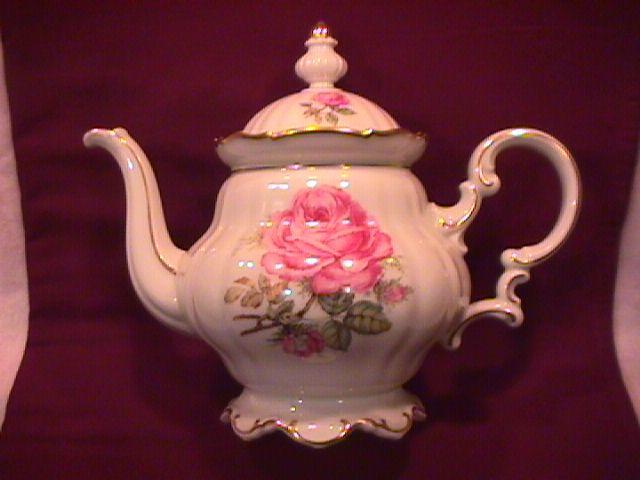 Hutschenreuther Fine China (The Dundee) Covered Tea Pot
