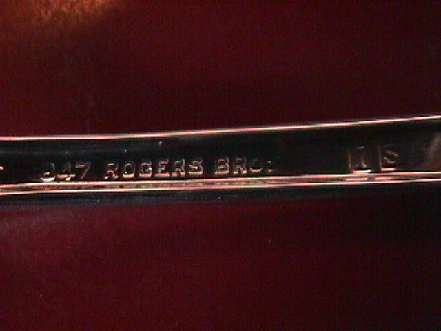 International 1847 Rogers Silverplate (Reflection) Sugar Shell
