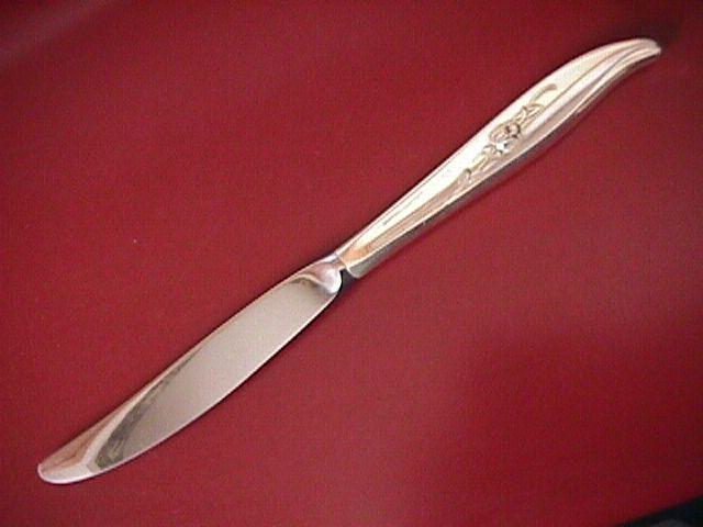 International 1847 Rogers Silverplate (Magic Rose) Dinner Knife