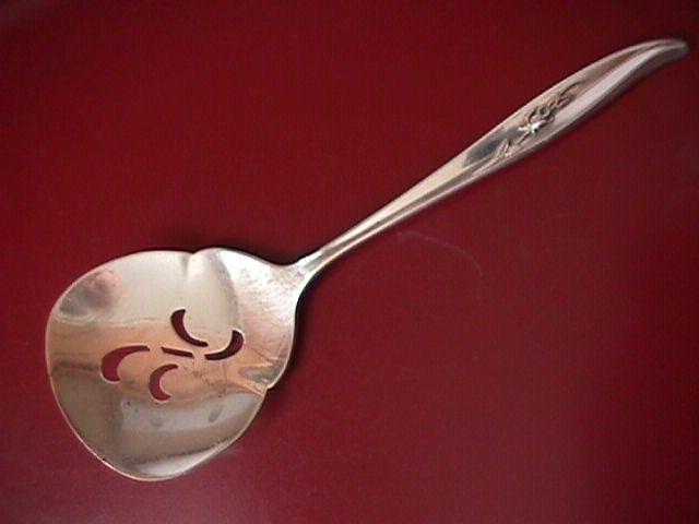 International 1847 Rogers Silverplate (Magic Rose) Tomato Server