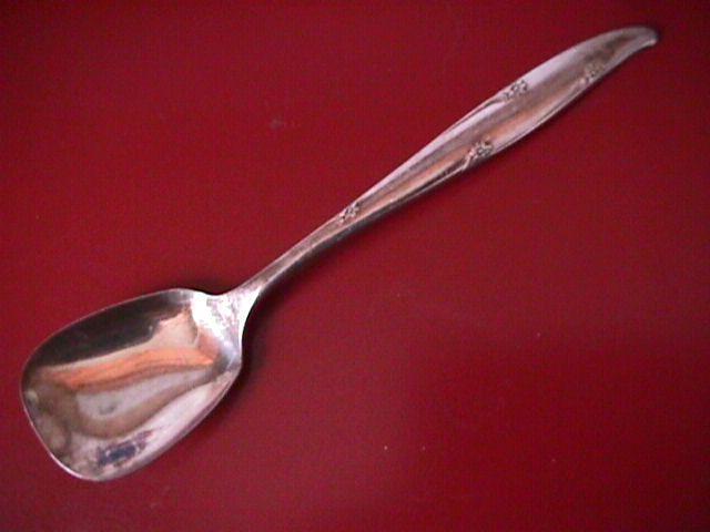 Oneida Community Silverplate (Silver Flowers) Sugar Shell