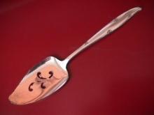 Oneida Community Silverplate (Silver Flowers) Pie/Cake Server