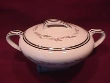 Noritake Fine China (Graywood) #6041 Covered Sugar