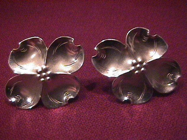 Stuart Nye Sterling (Dogwood) Screw-Type Earrings
