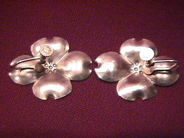 Stuart Nye Sterling (Dogwood) Screw-Type Earrings