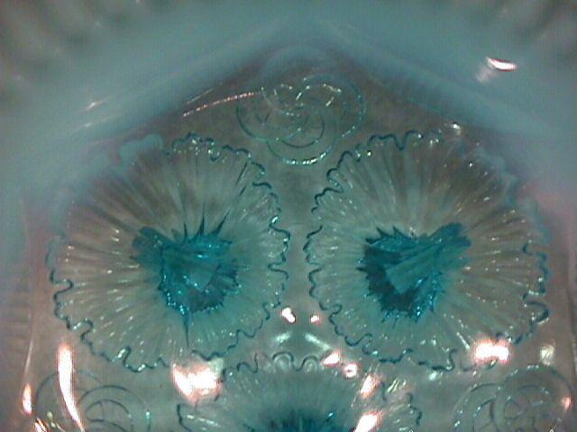 Northwood Opalescent Glass (Ruffles & Rings) Ice-Cream Shape Bowl