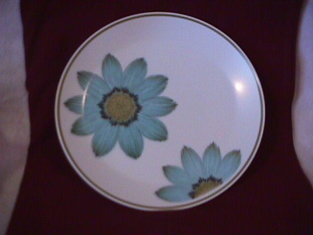 Noritake Progression China (Up-Sa Daisy) Dinner Plate