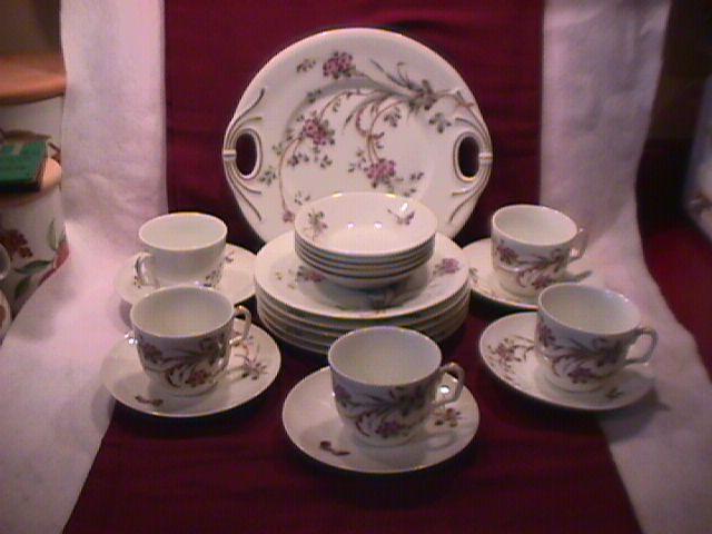 E. F. -BL Porcelaine (Butterfly Bush) Party Hostess Set=16 Pieces