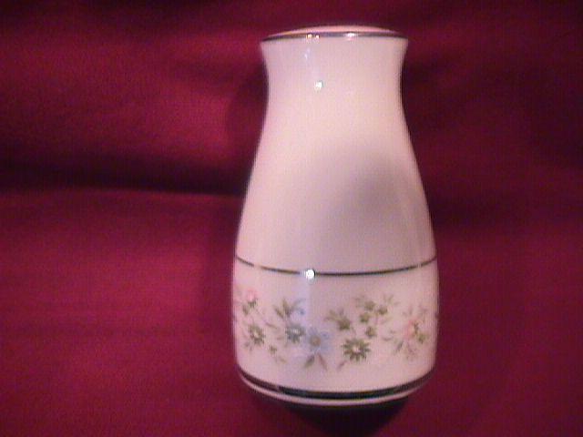 Noritake Fine China (Savannah) #2031 Salt Shaker