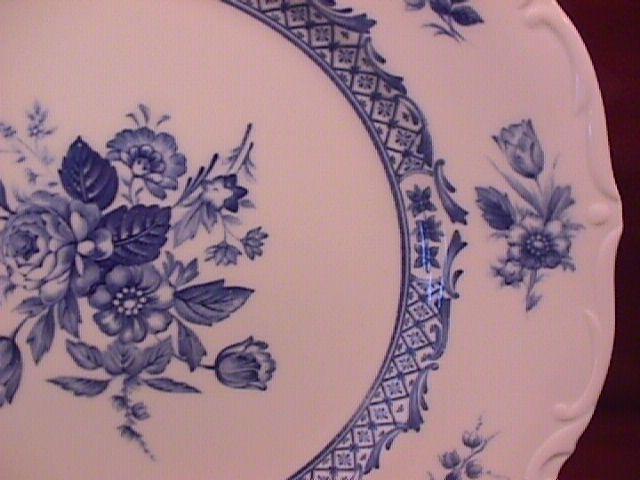 Mikasa Fine China (Rosalie) #L-9079 Cake Plate