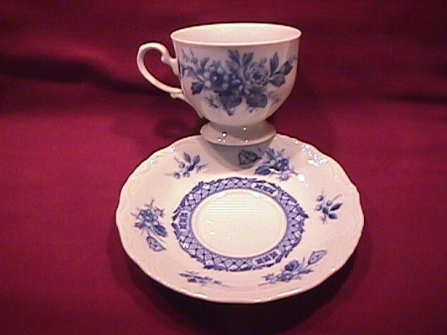 Mikasa Fine China (Rosalie) #L-9079 Cup & Saucer