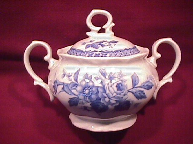 Mikasa Fine China (Rosalie) #L-9079 Covered Sugar