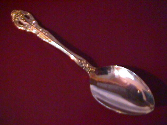 International Rogers Gold Plate (Golden Felice) 1991 Table Serving Spoon
