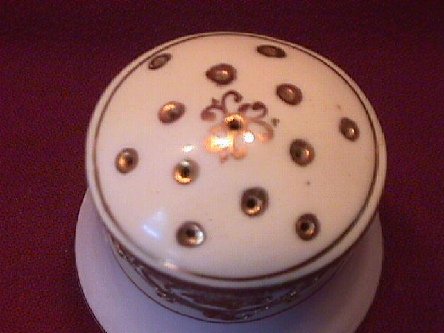 Noritake China-Nippon-(White & Gold) Salt or Pepper Style #4