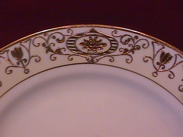 Noritake China-Nippon-(White & Gold) Salt or Pepper Style #4