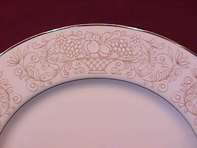Oneida/Coronation China (Golden Glow) #101 Round Charger