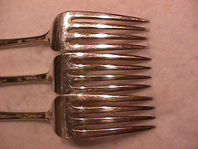 International 1847 Rogers (Eternally Yours) 3-Dinner Forks