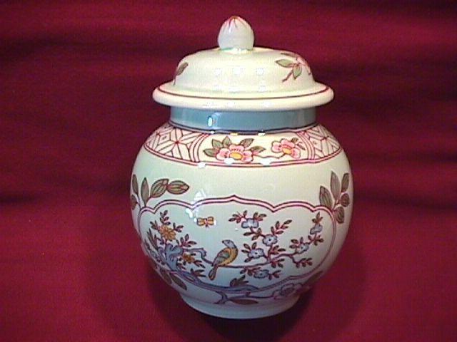 Adams Calyx Ware (Singapore Bird) Covered Sugar