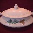 Metlox-Vernon Kilns (Vineyard) Covered Oval Casserole