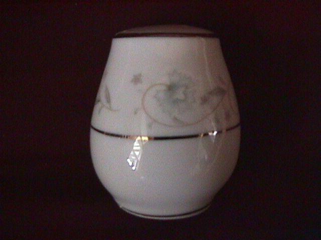 Fine China of Japan (English Garden) #1221 Salt Shaker