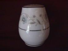 Fine China of Japan (English Garden) #1221 Pepper Shaker