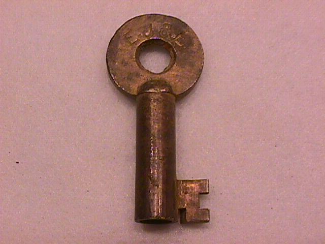 E.J.&E. RR SWITCH KEY By: ADLAKE # 3066