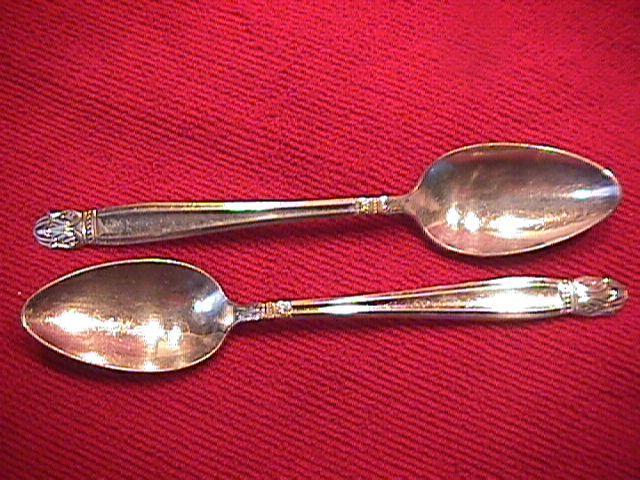 INTERNATIONAL / HOLMES & EDWARDS SILVERPLATE