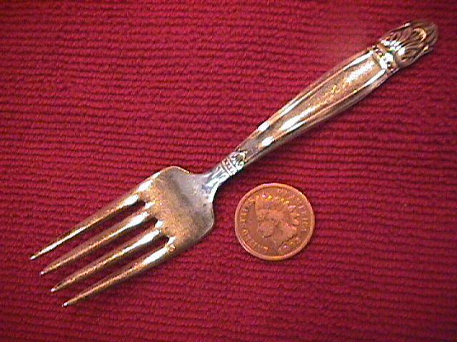 INTERNATIONAL / HOLMES & EDWARDS SILVERPLATE