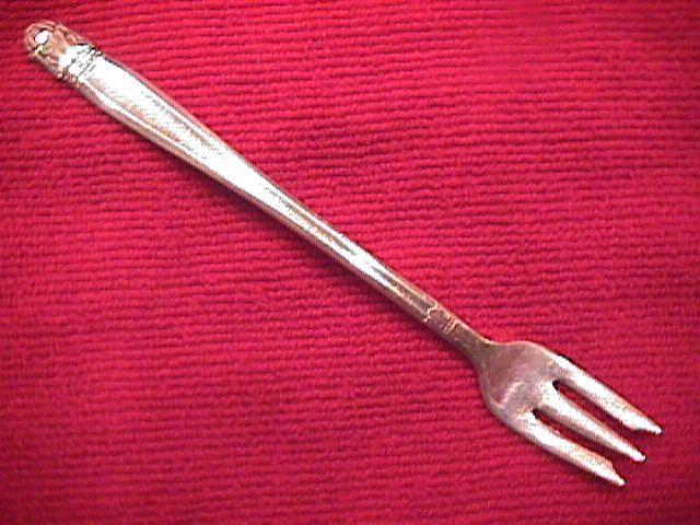 INTERNATIONAL / HOLMES & EDWARDS SILVERPLATE