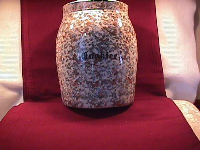Spongeware Crock with Lid says (Cookies) on it