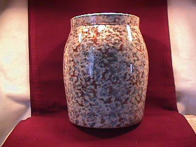Spongeware Crock with Lid says (Cookies) on it