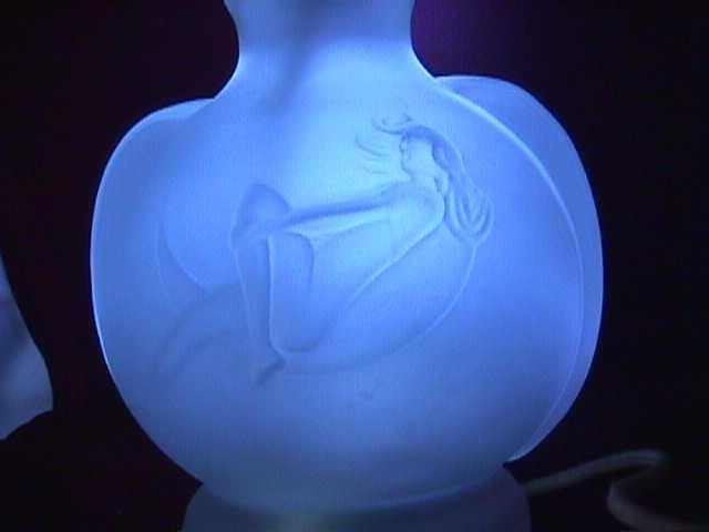 Frosted Glass Art-Deco Boudoir Lamp