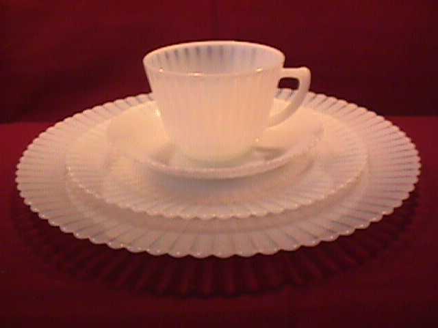 Mac Beth Evans Set of White Petalware