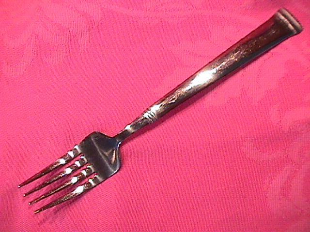 TOWLE STAINLESS {LIVING COLLECTION}