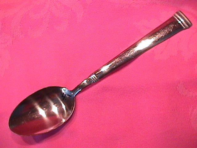 TOWLE STAINLESS {LIVING COLLECTION}