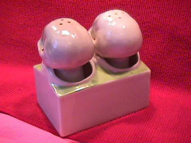 Rare-Occupied Japan, Skull Nodders, Salt & Pepper