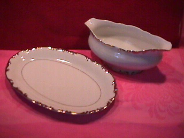 Mikasa Fine China (Marlboro) #9267 Gravy & Stand