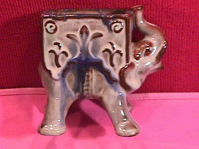 Goebel, Elephant Cigarette Caddy