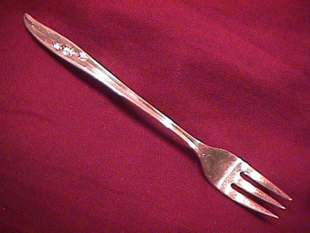 International Rogers 1847 (Magic Rose) Seafood Fork